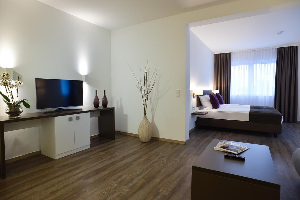 Guesthouse Lichtenau Nußloch Стая снимка