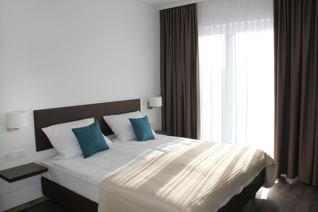 Guesthouse Lichtenau Nußloch Стая снимка