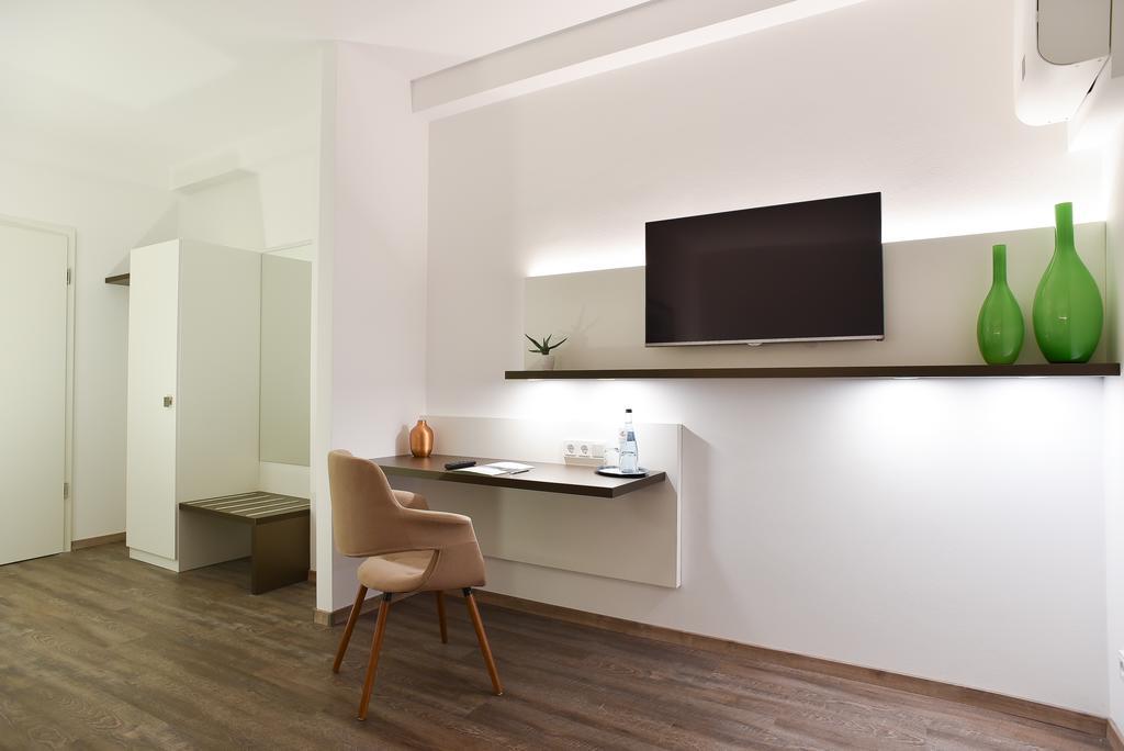 Guesthouse Lichtenau Nußloch Стая снимка