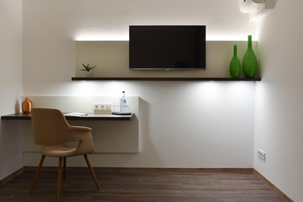 Guesthouse Lichtenau Nußloch Стая снимка