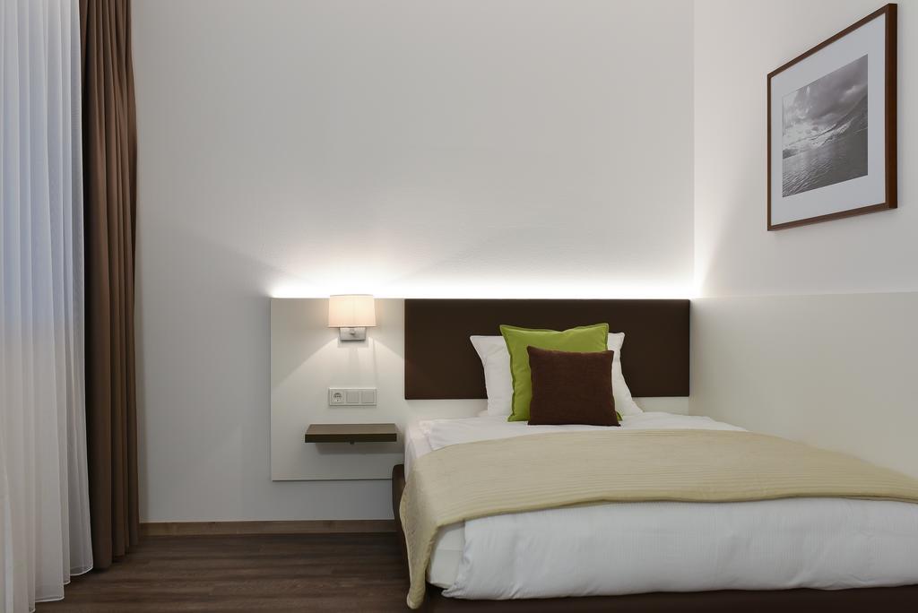 Guesthouse Lichtenau Nußloch Екстериор снимка