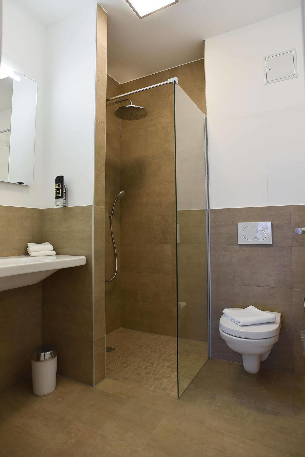Guesthouse Lichtenau Nußloch Екстериор снимка