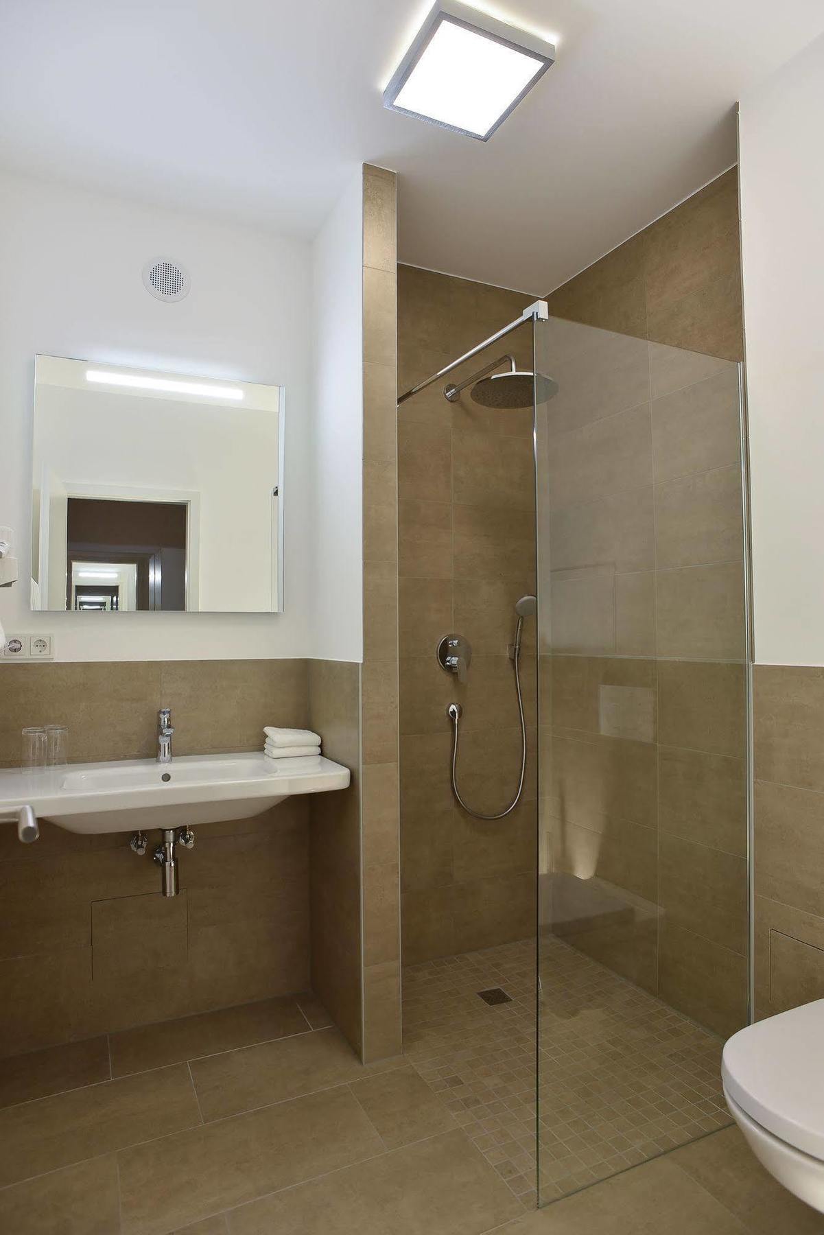 Guesthouse Lichtenau Nußloch Екстериор снимка