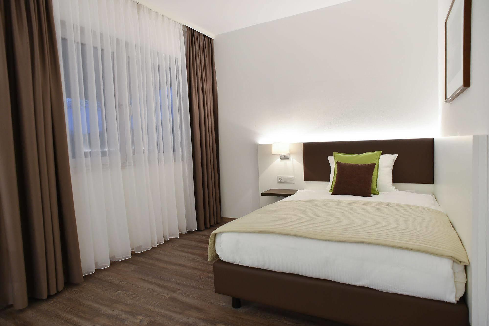 Guesthouse Lichtenau Nußloch Екстериор снимка